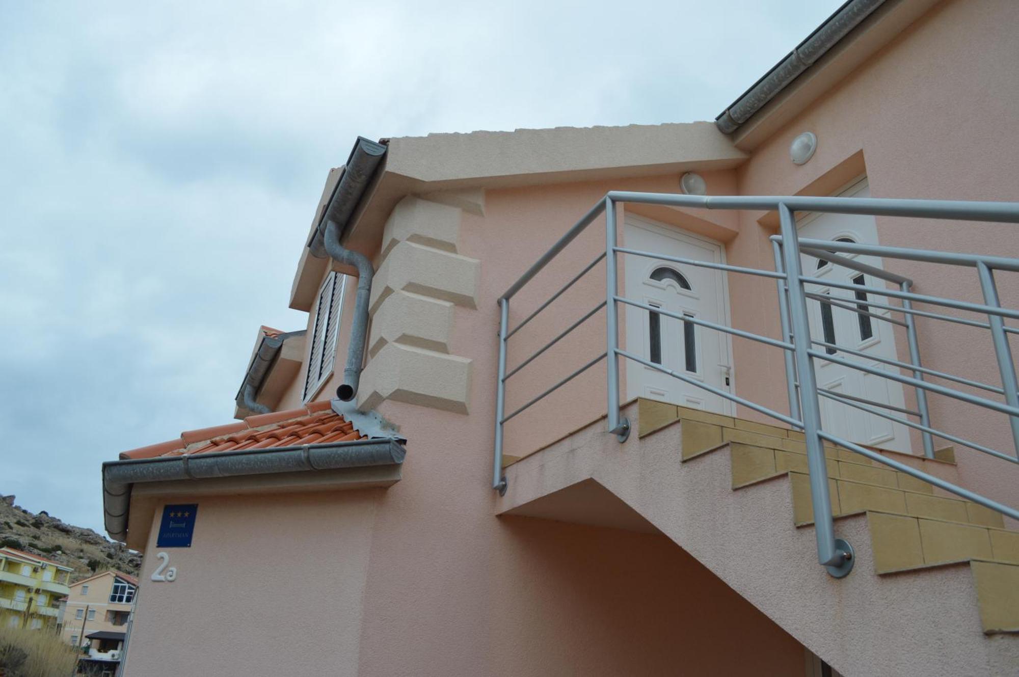 Matej Apartment Pag Town
