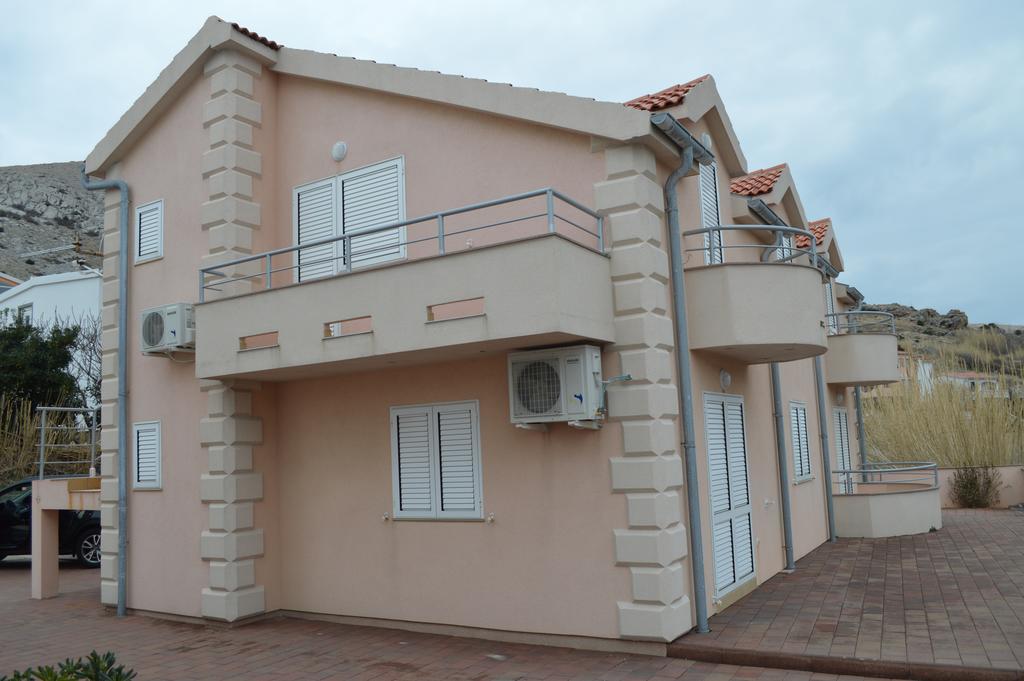 Matej Apartment Pag Town